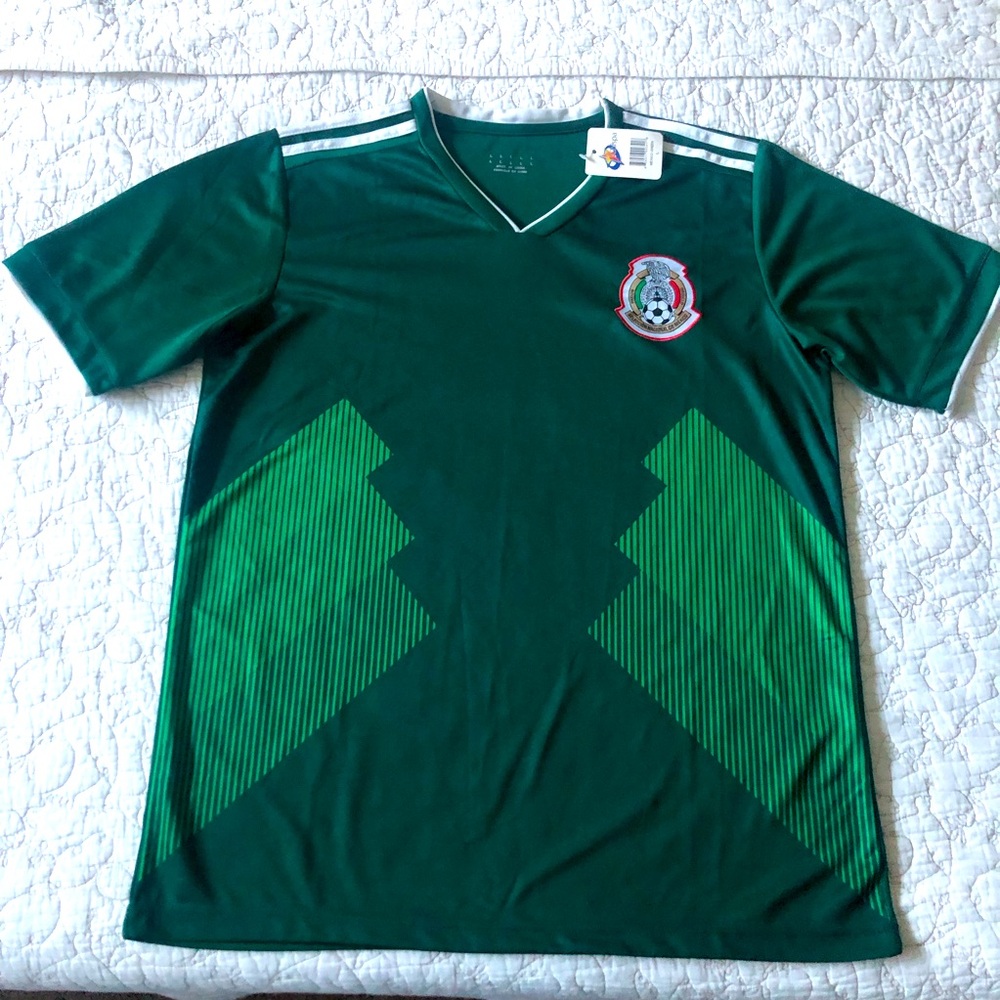 Mexico Green Soccer Jersey Size L NWT